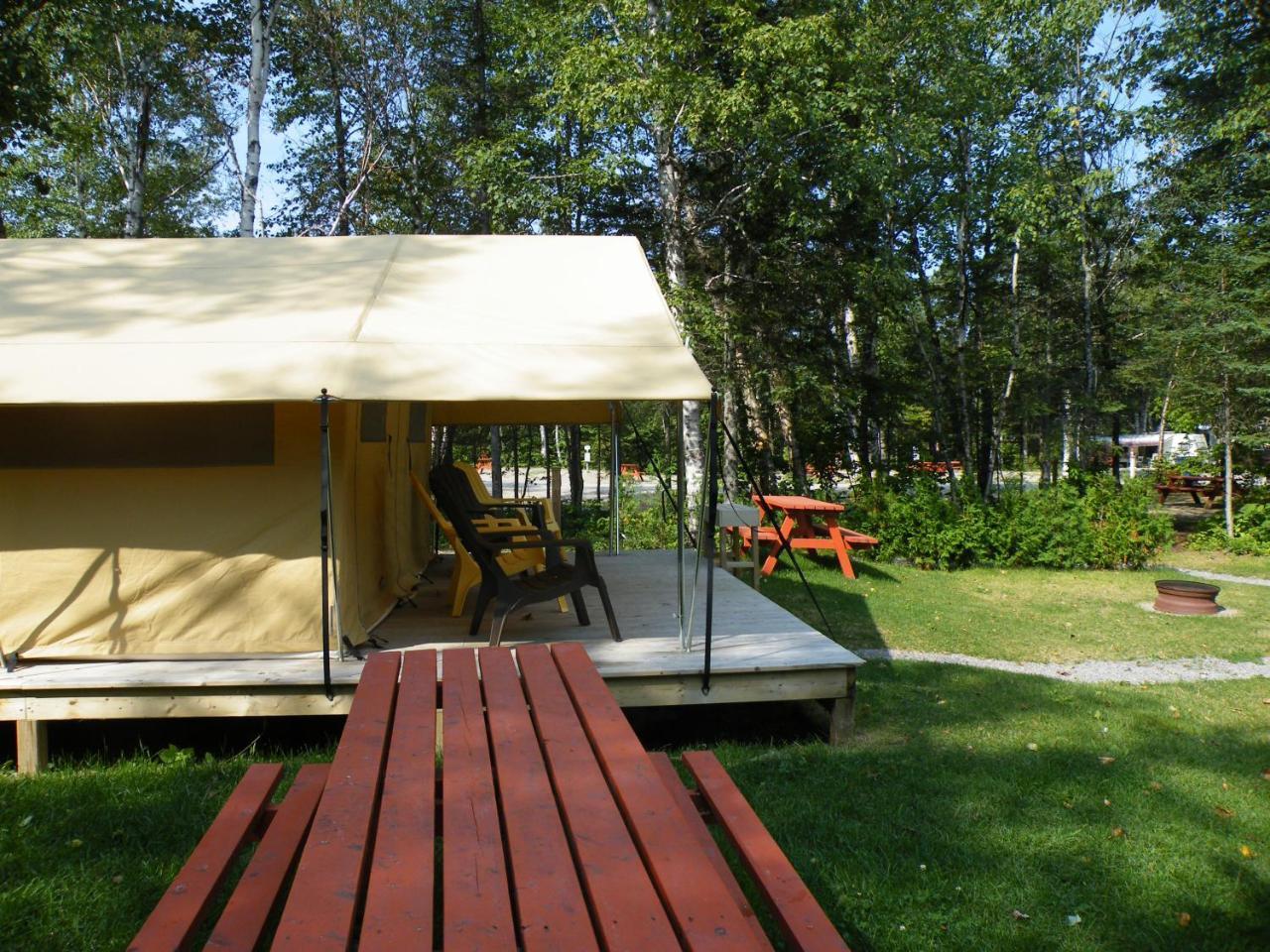 Prets-A-Camper Camping Tadoussac Exterior foto
